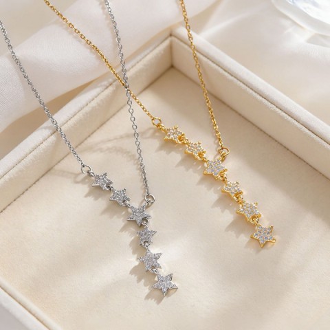 Zircon Star Clavicle Necklace