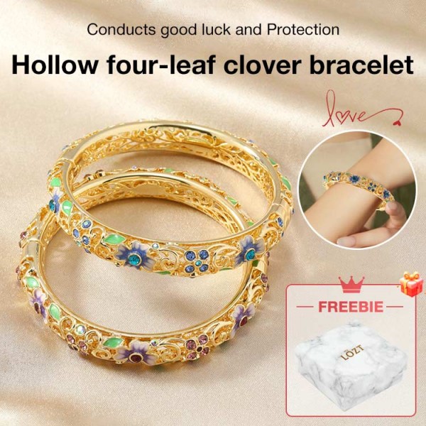 Hollow four-leaf clover bracelet