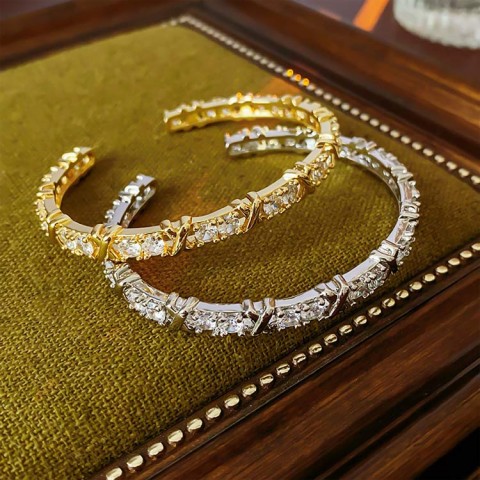 luxurious zircon bracelet