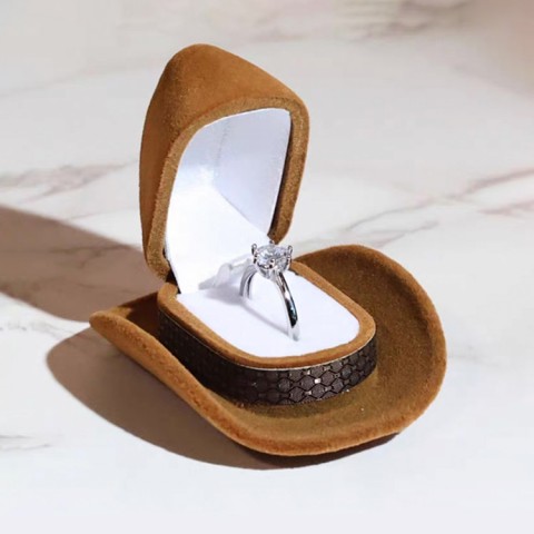 Cowboy Hat Jewelry Box + 1 carat adjustable size Ring