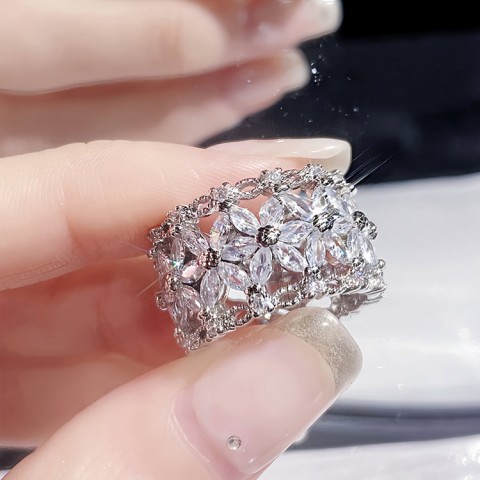 Moissanite flower ring